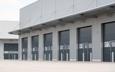 Cómo diseñar un muelle de carga eficiente y seguro