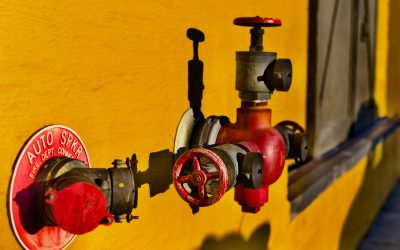 ¿Qué hacer frente a una urgencia de fontanería en tu empresa?